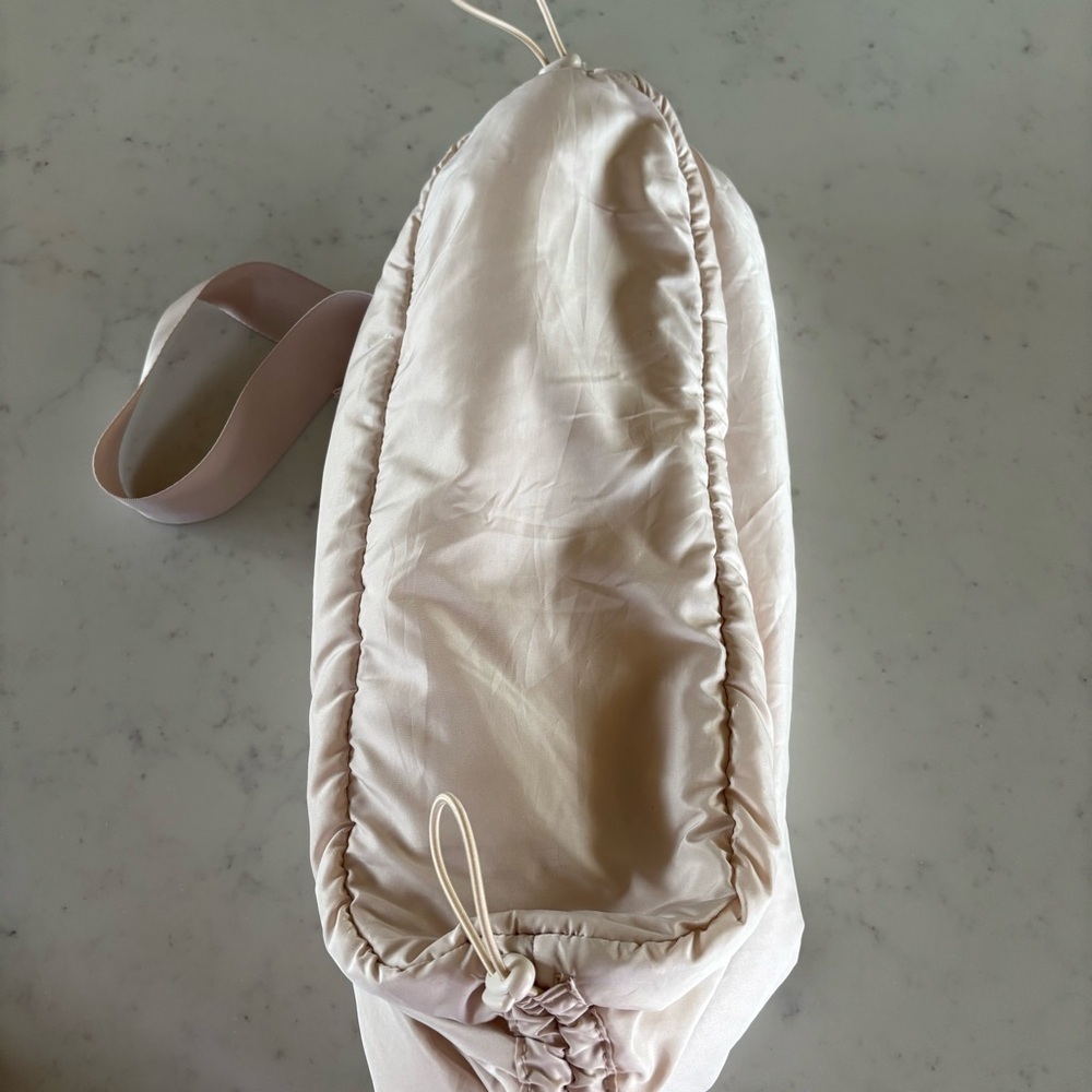 Wilo Cream Side Cinch Bag - Picture 3 of 14